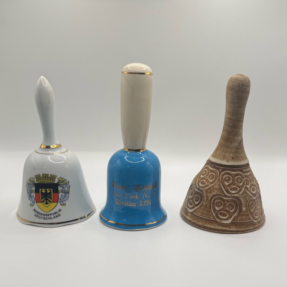 Lot of 3 Souvenir Bells - Bundesrepublik Deutschland, Mount Mitchell State Park
